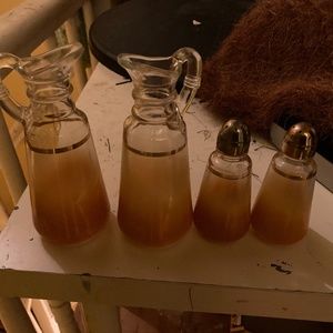 Vintage salt and pepper and 2 little pitchers which may be for oil and vinegar